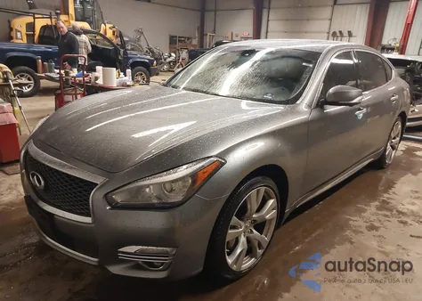 2018 Infiniti Q70L 3.7X Luxe z USA, uszkodzony, nr VIN JN1BY1PR3JM370240
